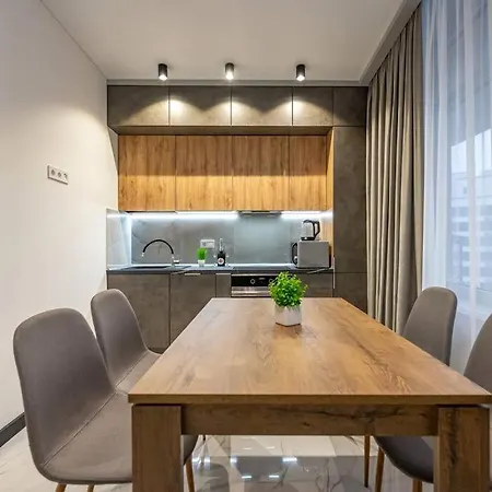 Apartman простора в аркадії, велике двоспальне ліжко, 5 хвилин до моря Fainorent