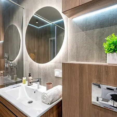 Apartman простора в аркадії, велике двоспальне ліжко, 5 хвилин до моря Fainorent Odessza