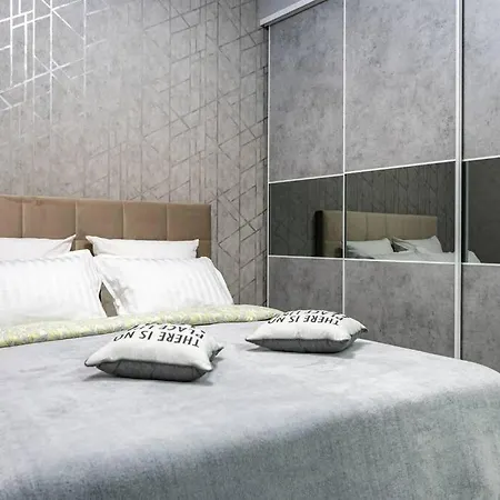 простора в аркадії, велике двоспальне ліжко, 5 хвилин до моря Fainorent Apartman