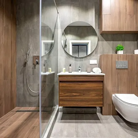 Apartman простора в аркадії, велике двоспальне ліжко, 5 хвилин до моря Fainorent *