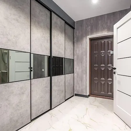 простора в аркадії, велике двоспальне ліжко, 5 хвилин до моря Fainorent Apartman