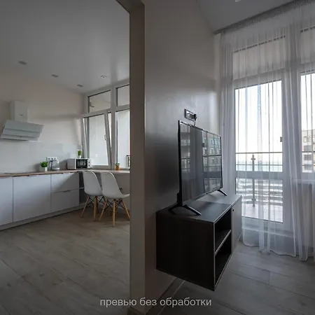 простора в аркадії, велике двоспальне ліжко, 5 хвилин до моря Fainorent Apartman *