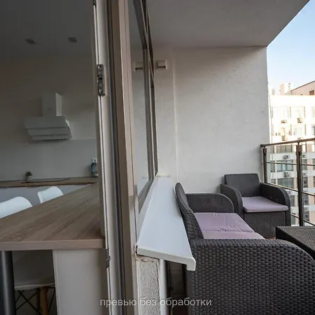 новейшая возле моря *