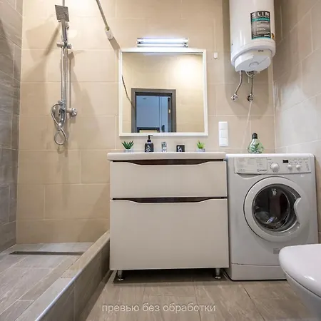 простора в аркадії, велике двоспальне ліжко, 5 хвилин до моря Fainorent Apartman *