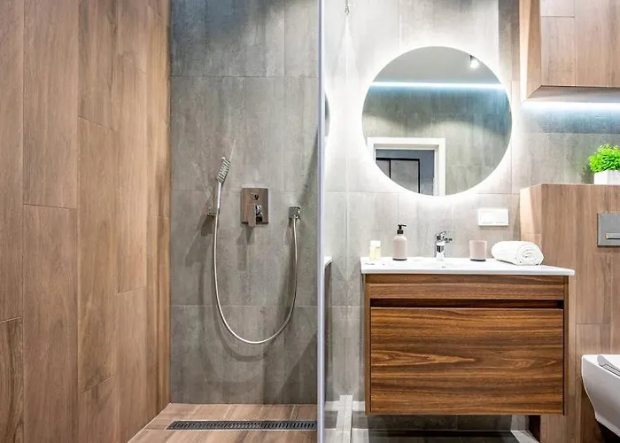 новейшая возле моря *